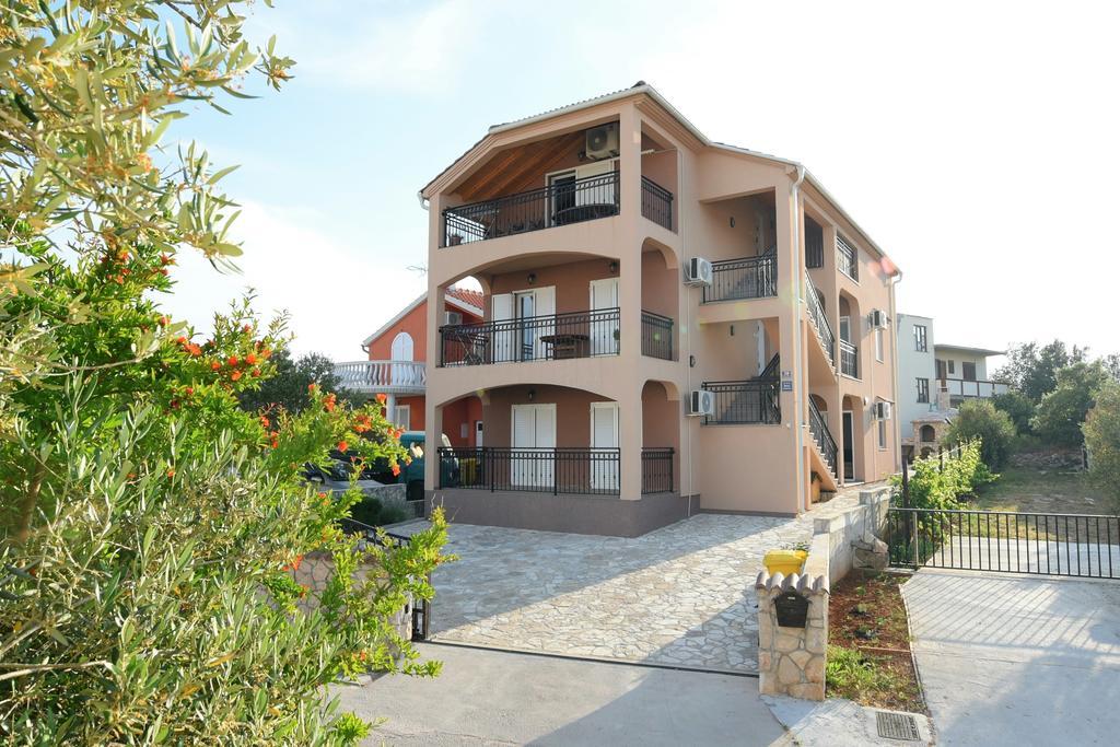 Apartmani Natasa Nino Jezera, Murter Dış mekan fotoğraf